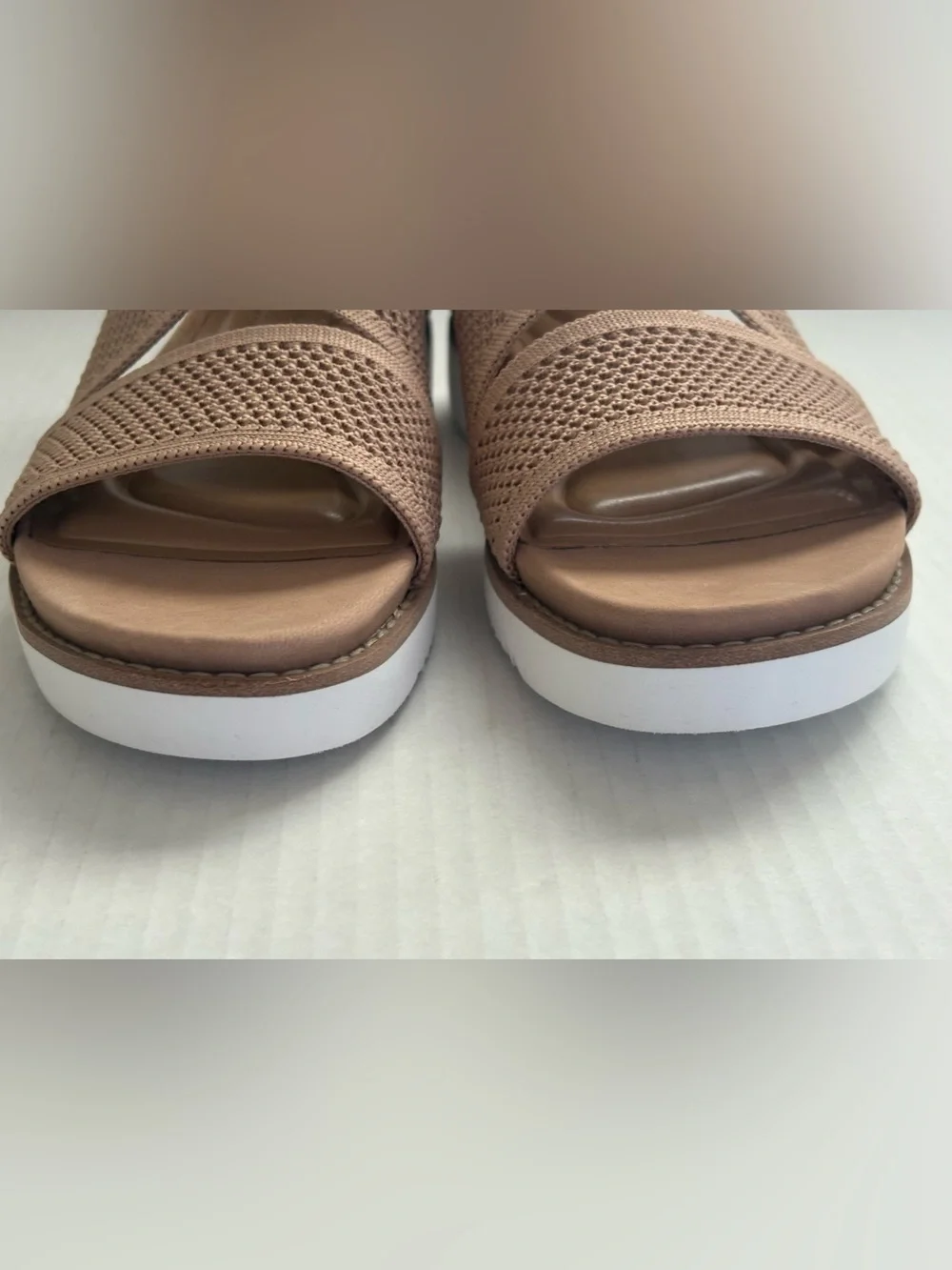 Easy Spirit Women's Wander Lightweight Strappy Sandals Taupe Arch Support Sz 8M